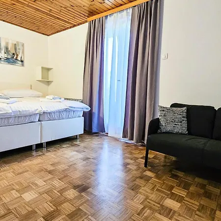 Koblar Gostinjska kuća