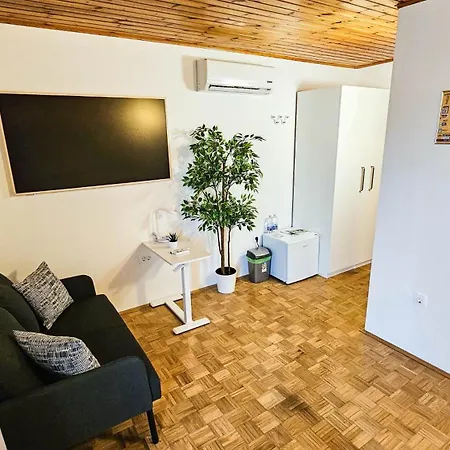 Koblar Gostinjska kuća