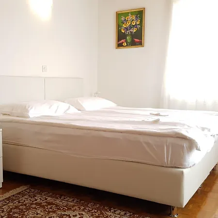 Koblar 게스트하우스 4*