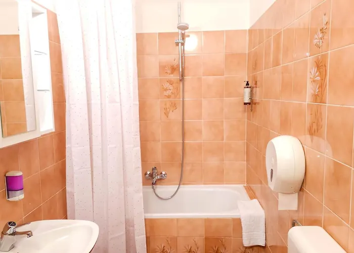 بيت ضيافة Koblar بورتوروز