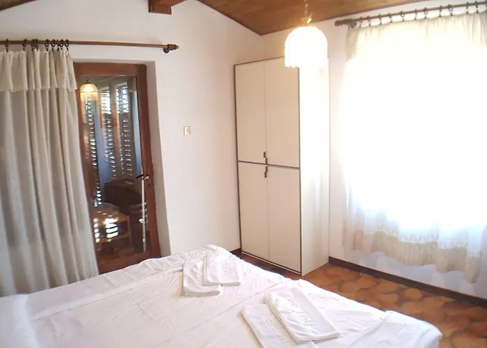 Koblar بيت ضيافة