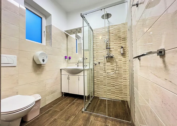 Koblar بيت ضيافة