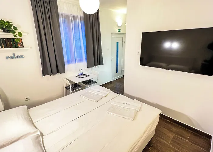 Koblar بيت ضيافة