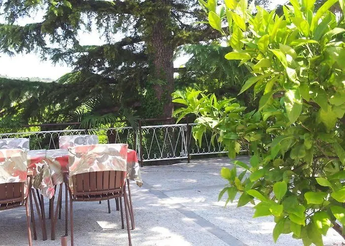 Koblar بيت ضيافة